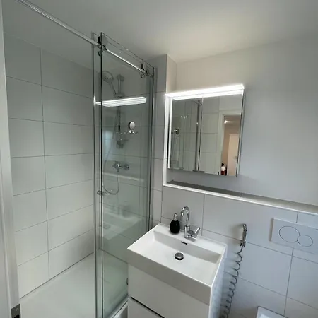 Tulip With Your Private Entrance Apartment Baunatal