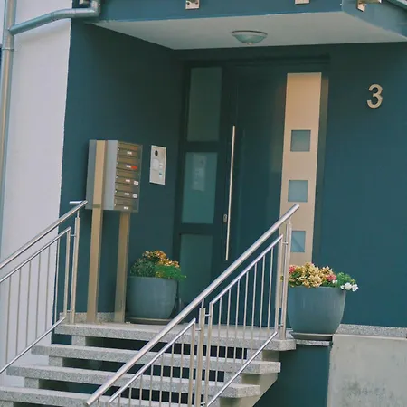 Tulip With Your Private Entrance Apartment